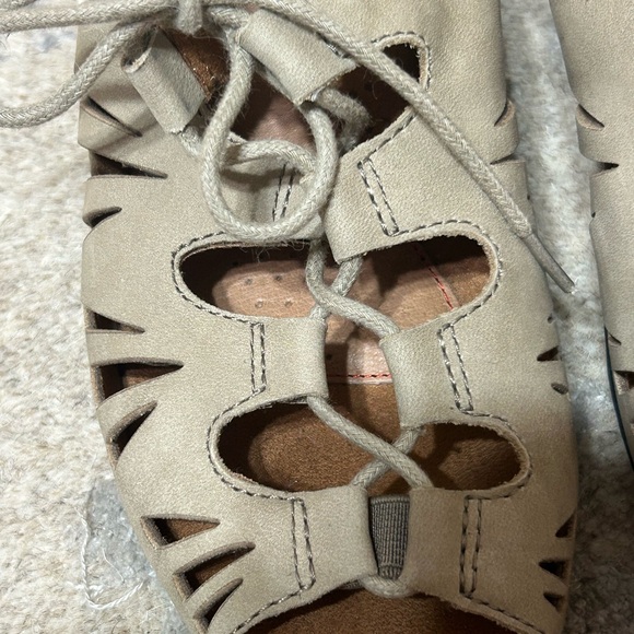 Cobb Hill by New Balance Women's Tan Lace-Up Sandals - Picture 6 of 9